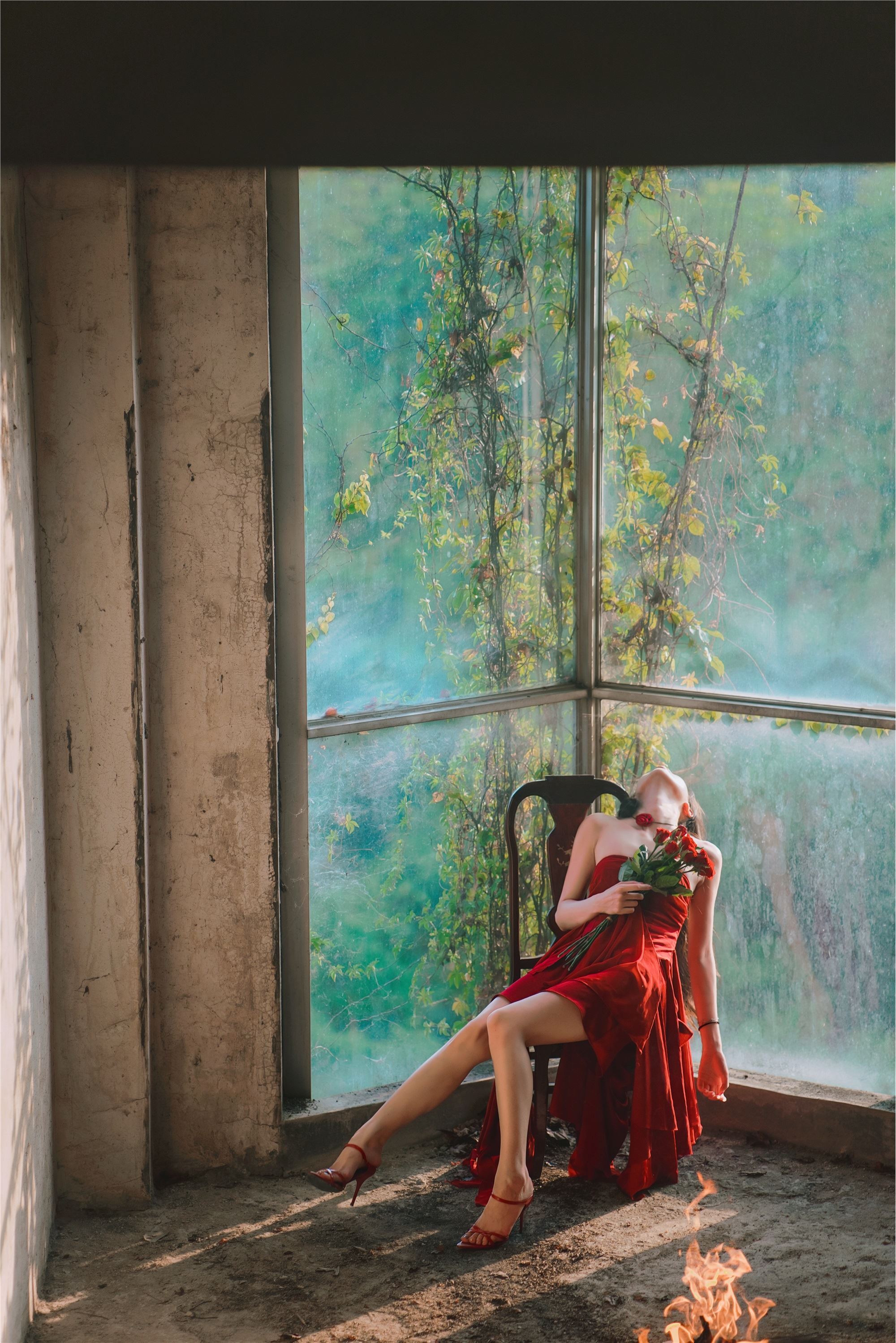 YITUYU艺图语 2025.01.15 魅力火玫瑰，少女璀璨之光 Liya